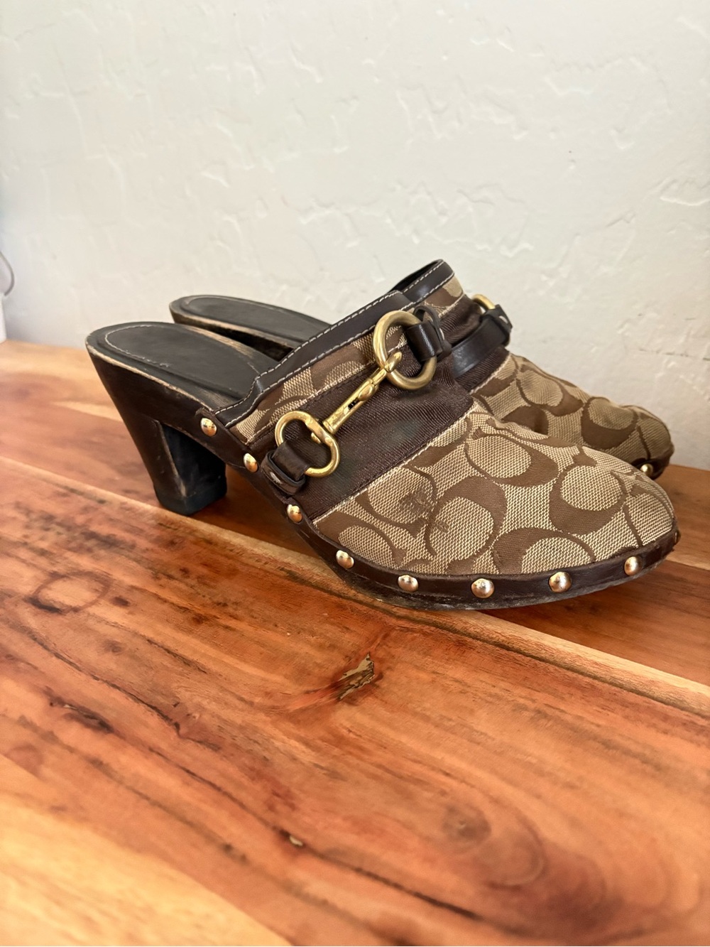 Vintage Coach Sutton Jacquard Heels